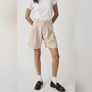 Free People Say So Pleated Cotton Trouser Shorts in Pebble / Sand size 8